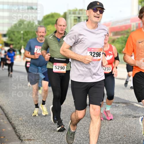 06.09.2026 - CURREX Alsterlauf Dr. Thomas Lammeyer http://msf.ph/oto/10138225 06.09.2026 10:04:26 Laufen 27, 5290, 3296, 233, 3298 meine-sportfotos.de