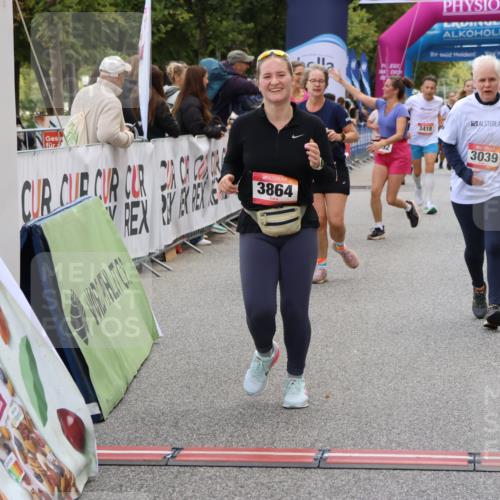 06.09.2026 - CURREX Alsterlauf Strokosch-Dieckow http://msf.ph/oto/10138229 06.09.2026 10:14:18 Ziel 2800, 3039, 3418, 3494, 3513, 3864, 3986, 4109, 4452, 4637, 5183, 5363, 5475, 5506, 6052 meine-sportfotos.de