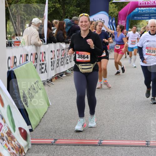 06.09.2026 - CURREX Alsterlauf Strokosch-Dieckow http://msf.ph/oto/10138236 06.09.2026 10:14:18 Ziel 2800, 3039, 3418, 3494, 3513, 3864, 3986, 4109, 4452, 4637, 5183, 5363, 5475, 5506, 6052 meine-sportfotos.de