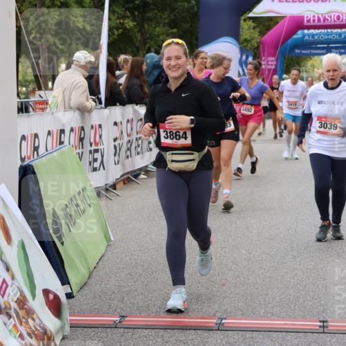 06.09.2026 - CURREX Alsterlauf Strokosch-Dieckow http://msf.ph/oto/10138250 06.09.2026 10:14:18 Ziel 2800, 3039, 3418, 3494, 3513, 3864, 3986, 4109, 4452, 4637, 5183, 5363, 5475, 5506, 6052 meine-sportfotos.de