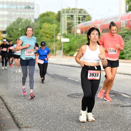 06.09.2026 - CURREX Alsterlauf Dr. Thomas Lammeyer http://msf.ph/oto/10138267 06.09.2026 10:04:30 Laufen 2407, 3933, 3258, 826 meine-sportfotos.de