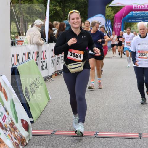 06.09.2026 - CURREX Alsterlauf Strokosch-Dieckow http://msf.ph/oto/10138278 06.09.2026 10:14:18 Ziel 2800, 3039, 3418, 3494, 3513, 3864, 3986, 4109, 4452, 4637, 5183, 5363, 5475, 5506, 6052 meine-sportfotos.de