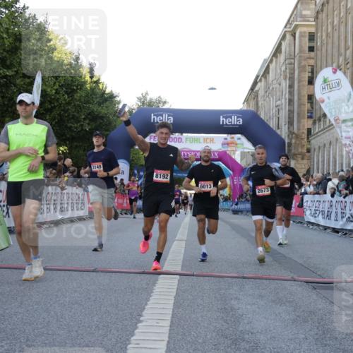 06.09.2026 - CURREX Alsterlauf Yannick Fuchs http://msf.ph/oto/10138294 06.09.2026 09:45:36 Ziel 2101, 2615, 2673, 3146, 3149, 3259, 3615, 4141, 4581, 5697, 5805, 5988, 6013, 6450, 8192 meine-sportfotos.de
