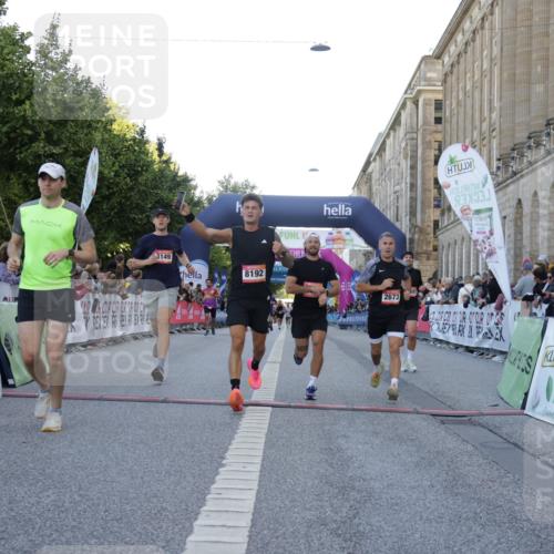 06.09.2026 - CURREX Alsterlauf Yannick Fuchs http://msf.ph/oto/10138323 06.09.2026 09:45:36 Ziel 2101, 2615, 2673, 3146, 3149, 3259, 3615, 4141, 4581, 5697, 5805, 5988, 6013, 6450, 8192 meine-sportfotos.de