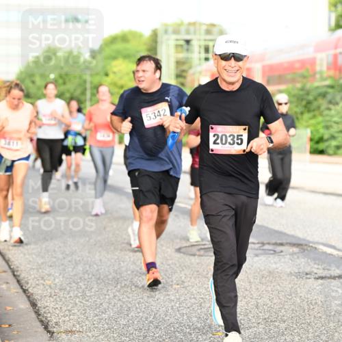 06.09.2026 - CURREX Alsterlauf Dr. Thomas Lammeyer http://msf.ph/oto/10138339 06.09.2026 10:04:37 Laufen 3811, 5342, 2035 meine-sportfotos.de