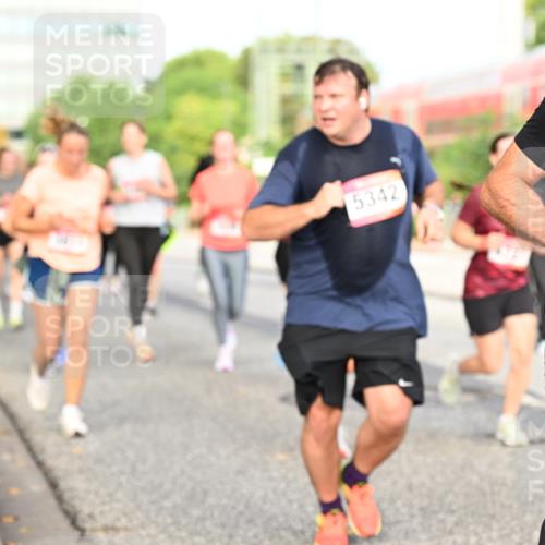 06.09.2026 - CURREX Alsterlauf Dr. Thomas Lammeyer http://msf.ph/oto/10138348 06.09.2026 10:04:38 Laufen 5342, 203 meine-sportfotos.de