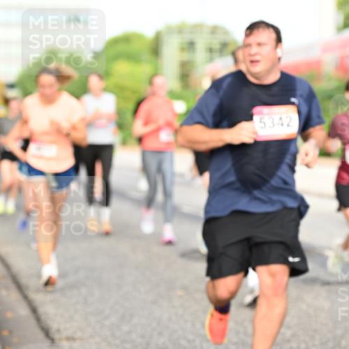 06.09.2026 - CURREX Alsterlauf Dr. Thomas Lammeyer http://msf.ph/oto/10138352 06.09.2026 10:04:39 Laufen 5342 meine-sportfotos.de
