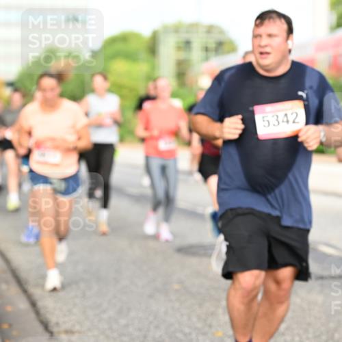 06.09.2026 - CURREX Alsterlauf Dr. Thomas Lammeyer http://msf.ph/oto/10138353 06.09.2026 10:04:39 Laufen 5342 meine-sportfotos.de