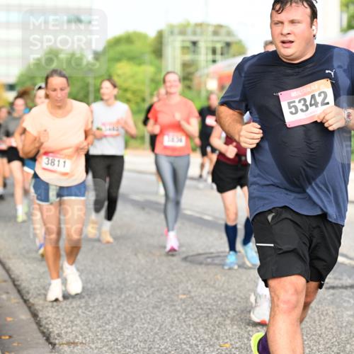 06.09.2026 - CURREX Alsterlauf Dr. Thomas Lammeyer http://msf.ph/oto/10138354 06.09.2026 10:04:39 Laufen 3811, 5342, 4727 meine-sportfotos.de