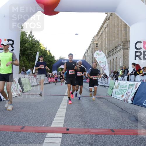 06.09.2026 - CURREX Alsterlauf Yannick Fuchs http://msf.ph/oto/10138363 06.09.2026 09:45:37 Ziel 2615, 2673, 3146, 3149, 3259, 3602, 3615, 4141, 4581, 5697, 6013, 6401, 6450, 8192 meine-sportfotos.de