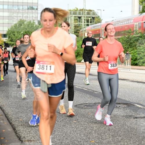 06.09.2026 - CURREX Alsterlauf Dr. Thomas Lammeyer http://msf.ph/oto/10138366 06.09.2026 10:04:40 Laufen 2777, 82, 3811, 3352, 3836 meine-sportfotos.de