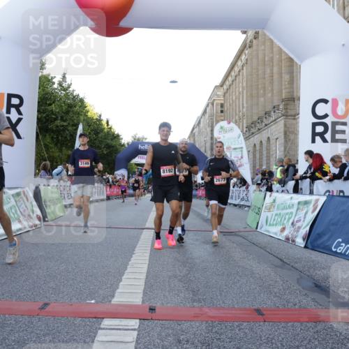 06.09.2026 - CURREX Alsterlauf Yannick Fuchs http://msf.ph/oto/10138373 06.09.2026 09:45:37 Ziel 2615, 2673, 3146, 3149, 3259, 3602, 3615, 4141, 4581, 5697, 6013, 6401, 6450, 8192 meine-sportfotos.de