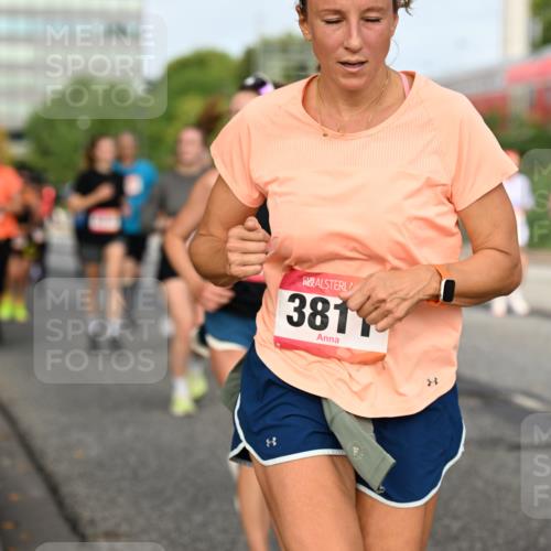 06.09.2026 - CURREX Alsterlauf Dr. Thomas Lammeyer http://msf.ph/oto/10138377 06.09.2026 10:04:41 Laufen 3811, 3836 meine-sportfotos.de