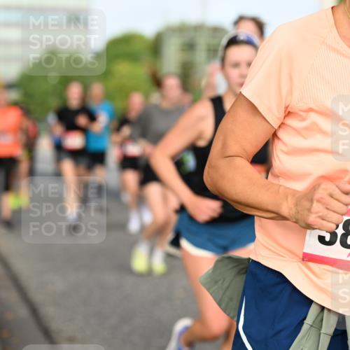 06.09.2026 - CURREX Alsterlauf Dr. Thomas Lammeyer http://msf.ph/oto/10138381 06.09.2026 10:04:42 Laufen 3811 meine-sportfotos.de
