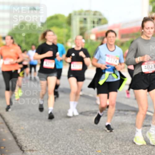 06.09.2026 - CURREX Alsterlauf Dr. Thomas Lammeyer http://msf.ph/oto/10138390 06.09.2026 10:04:43 Laufen 2374, 4021 meine-sportfotos.de