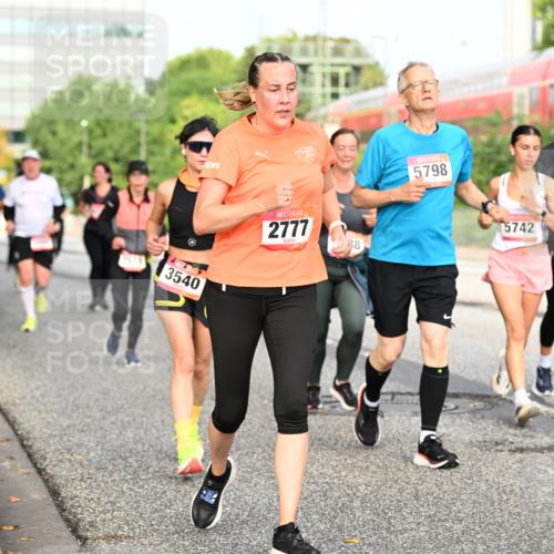 06.09.2026 - CURREX Alsterlauf Dr. Thomas Lammeyer http://msf.ph/oto/10138419 06.09.2026 10:04:45 Laufen 3540, 2777, 88, 5798, 5742, 3889 meine-sportfotos.de