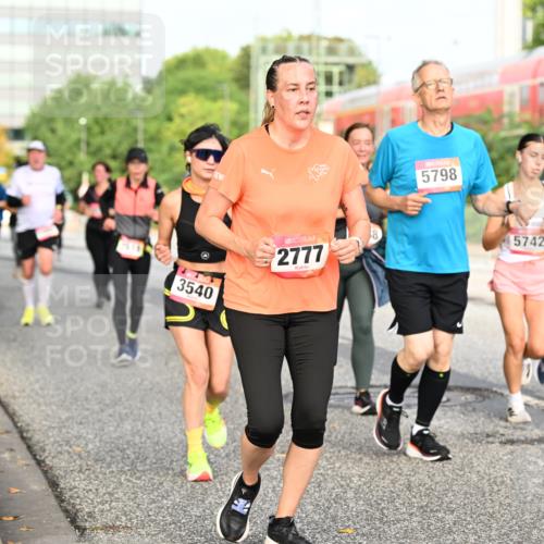06.09.2026 - CURREX Alsterlauf Dr. Thomas Lammeyer http://msf.ph/oto/10138420 06.09.2026 10:04:45 Laufen 3540, 2777, 5798, 5742, 3889 meine-sportfotos.de