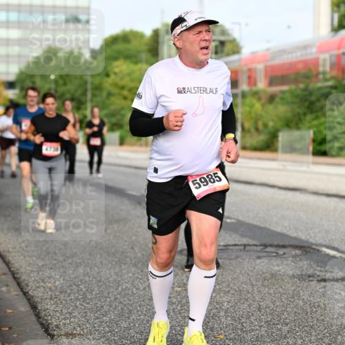 06.09.2026 - CURREX Alsterlauf Dr. Thomas Lammeyer http://msf.ph/oto/10138472 06.09.2026 10:04:50 Laufen 5985 meine-sportfotos.de