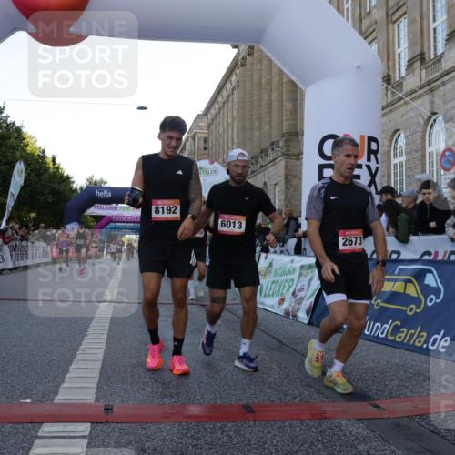 06.09.2026 - CURREX Alsterlauf Yannick Fuchs http://msf.ph/oto/10138497 06.09.2026 09:45:39 Ziel 2615, 2673, 3149, 3259, 3602, 4141, 4372, 4581, 5697, 6013, 6401, 6449, 6450, 8192 meine-sportfotos.de