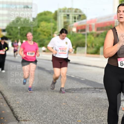 06.09.2026 - CURREX Alsterlauf Dr. Thomas Lammeyer http://msf.ph/oto/10138534 06.09.2026 10:04:57 Laufen 5542, 6488 meine-sportfotos.de