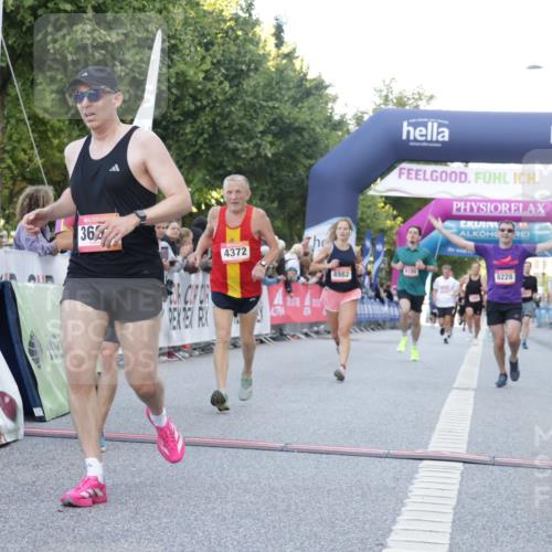 06.09.2026 - CURREX Alsterlauf Yannick Fuchs http://msf.ph/oto/10138596 06.09.2026 09:45:42 Ziel 2615, 2673, 3149, 3602, 4372, 4982, 5697, 6013, 6186, 6401, 6449, 6450, 8192, 8228 meine-sportfotos.de