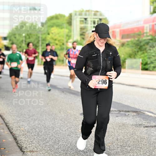 06.09.2026 - CURREX Alsterlauf Dr. Thomas Lammeyer http://msf.ph/oto/10138597 06.09.2026 10:05:03 Laufen 296 meine-sportfotos.de