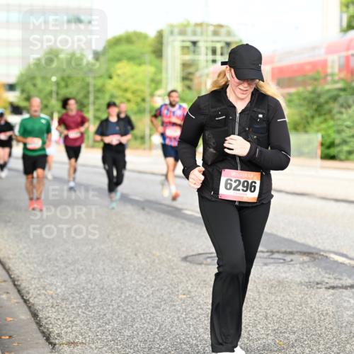 06.09.2026 - CURREX Alsterlauf Dr. Thomas Lammeyer http://msf.ph/oto/10138600 06.09.2026 10:05:03 Laufen 6296 meine-sportfotos.de