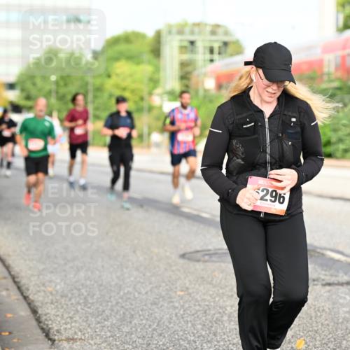 06.09.2026 - CURREX Alsterlauf Dr. Thomas Lammeyer http://msf.ph/oto/10138602 06.09.2026 10:05:03 Laufen 296 meine-sportfotos.de