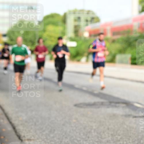 06.09.2026 - CURREX Alsterlauf Dr. Thomas Lammeyer http://msf.ph/oto/10138612 06.09.2026 10:05:04 Laufen  meine-sportfotos.de