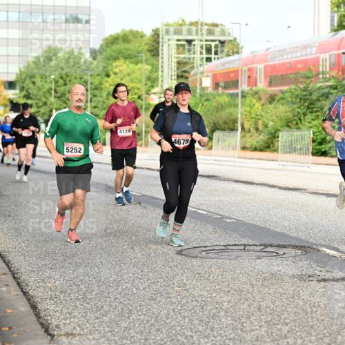 06.09.2026 - CURREX Alsterlauf Dr. Thomas Lammeyer http://msf.ph/oto/10138624 06.09.2026 10:05:06 Laufen 5252, 4129, 4675, 4292 meine-sportfotos.de