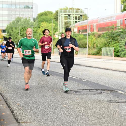 06.09.2026 - CURREX Alsterlauf Dr. Thomas Lammeyer http://msf.ph/oto/10138626 06.09.2026 10:05:06 Laufen 5252, 4129, 4675, 4292 meine-sportfotos.de