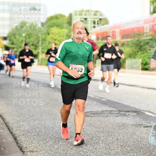 06.09.2026 - CURREX Alsterlauf Dr. Thomas Lammeyer http://msf.ph/oto/10138647 06.09.2026 10:05:08 Laufen 52, 75 meine-sportfotos.de