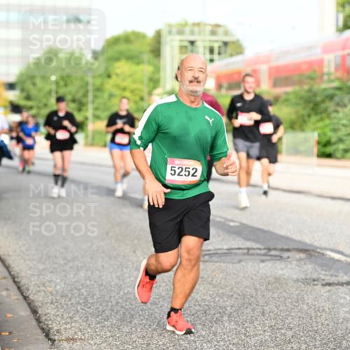 06.09.2026 - CURREX Alsterlauf Dr. Thomas Lammeyer http://msf.ph/oto/10138648 06.09.2026 10:05:08 Laufen 5252, 4675 meine-sportfotos.de