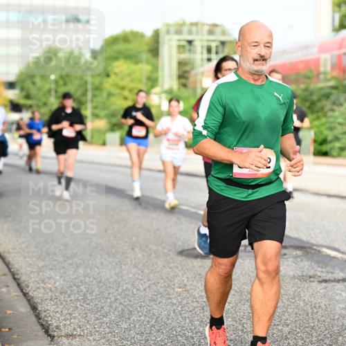 06.09.2026 - CURREX Alsterlauf Dr. Thomas Lammeyer http://msf.ph/oto/10138653 06.09.2026 10:05:08 Laufen  meine-sportfotos.de