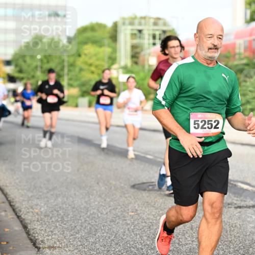 06.09.2026 - CURREX Alsterlauf Dr. Thomas Lammeyer http://msf.ph/oto/10138655 06.09.2026 10:05:08 Laufen 5252 meine-sportfotos.de
