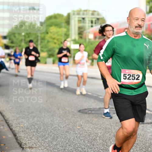 06.09.2026 - CURREX Alsterlauf Dr. Thomas Lammeyer http://msf.ph/oto/10138656 06.09.2026 10:05:09 Laufen 5252 meine-sportfotos.de
