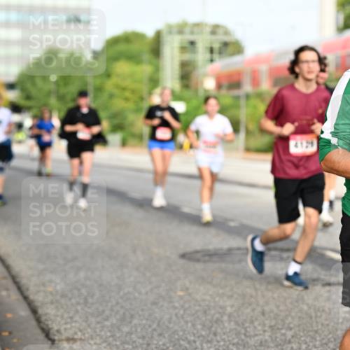 06.09.2026 - CURREX Alsterlauf Dr. Thomas Lammeyer http://msf.ph/oto/10138661 06.09.2026 10:05:09 Laufen 4129, 2 meine-sportfotos.de