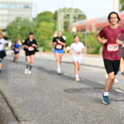 06.09.2026 - CURREX Alsterlauf Dr. Thomas Lammeyer http://msf.ph/oto/10138662 06.09.2026 10:05:09 Laufen 4129 meine-sportfotos.de