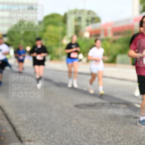 06.09.2026 - CURREX Alsterlauf Dr. Thomas Lammeyer http://msf.ph/oto/10138665 06.09.2026 10:05:09 Laufen 2109 meine-sportfotos.de