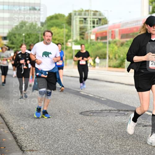 06.09.2026 - CURREX Alsterlauf Dr. Thomas Lammeyer http://msf.ph/oto/10138705 06.09.2026 10:05:13 Laufen 2082 meine-sportfotos.de
