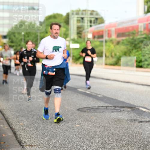 06.09.2026 - CURREX Alsterlauf Dr. Thomas Lammeyer http://msf.ph/oto/10138710 06.09.2026 10:05:14 Laufen 2 meine-sportfotos.de