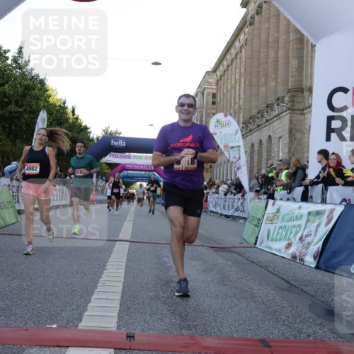 06.09.2026 - CURREX Alsterlauf Yannick Fuchs http://msf.ph/oto/10138735 06.09.2026 09:45:45 Ziel 2054, 2673, 3149, 3602, 4341, 4372, 4982, 5697, 6013, 6186, 6401, 6449, 8228 meine-sportfotos.de