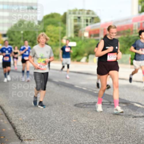 06.09.2026 - CURREX Alsterlauf Dr. Thomas Lammeyer http://msf.ph/oto/10138753 06.09.2026 10:05:18 Laufen 5113 meine-sportfotos.de