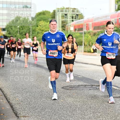 06.09.2026 - CURREX Alsterlauf Dr. Thomas Lammeyer http://msf.ph/oto/10138798 06.09.2026 10:05:22 Laufen 5854, 2681, 4986, 2679 meine-sportfotos.de