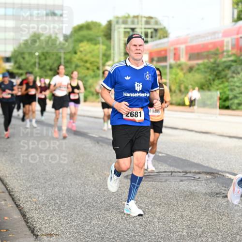 06.09.2026 - CURREX Alsterlauf Dr. Thomas Lammeyer http://msf.ph/oto/10138803 06.09.2026 10:05:22 Laufen 2681, 1986, 2679 meine-sportfotos.de