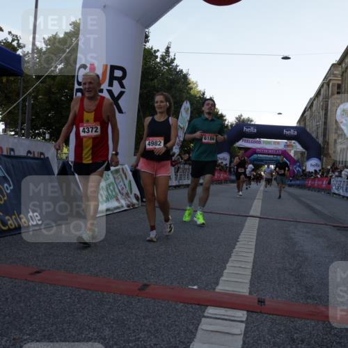 06.09.2026 - CURREX Alsterlauf Yannick Fuchs http://msf.ph/oto/10138805 06.09.2026 09:45:46 Ziel 2054, 3602, 3956, 4341, 4372, 4982, 5123, 5697, 6113, 6186, 6401, 6449, 8228 meine-sportfotos.de