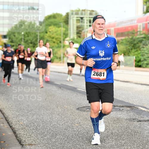 06.09.2026 - CURREX Alsterlauf Dr. Thomas Lammeyer http://msf.ph/oto/10138808 06.09.2026 10:05:23 Laufen 2681 meine-sportfotos.de