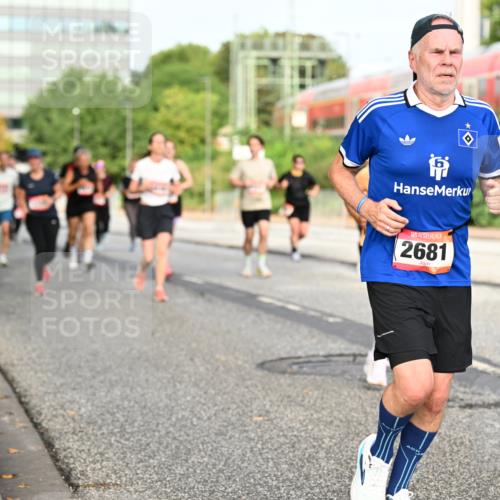 06.09.2026 - CURREX Alsterlauf Dr. Thomas Lammeyer http://msf.ph/oto/10138811 06.09.2026 10:05:23 Laufen 2681 meine-sportfotos.de