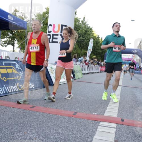 06.09.2026 - CURREX Alsterlauf Yannick Fuchs http://msf.ph/oto/10138868 06.09.2026 09:45:47 Ziel 2054, 3602, 3956, 4341, 4372, 4828, 4982, 5123, 5697, 6113, 6186, 6401, 6449, 8228 meine-sportfotos.de