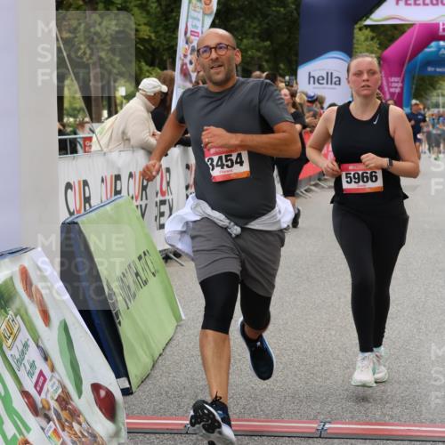 06.09.2026 - CURREX Alsterlauf Strokosch-Dieckow http://msf.ph/oto/10138884 06.09.2026 10:15:11 Ziel 2621, 2789, 2794, 2871, 2938, 3023, 3027, 3302, 3454, 4497, 5439, 5630, 5931, 5966, 6408, 8081 meine-sportfotos.de